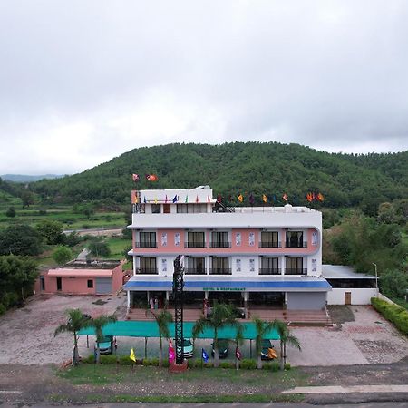 Hotel White Lotus Dungarpur Buitenkant foto