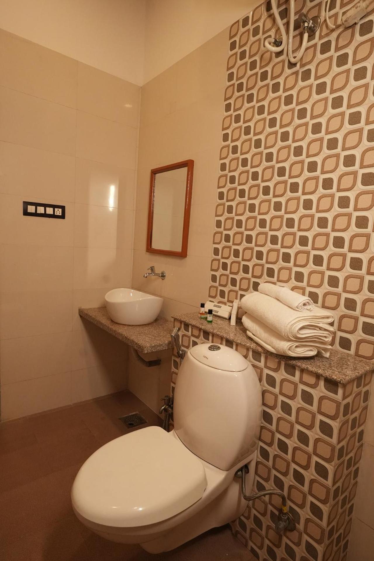 Hotel White Lotus Dungarpur Buitenkant foto