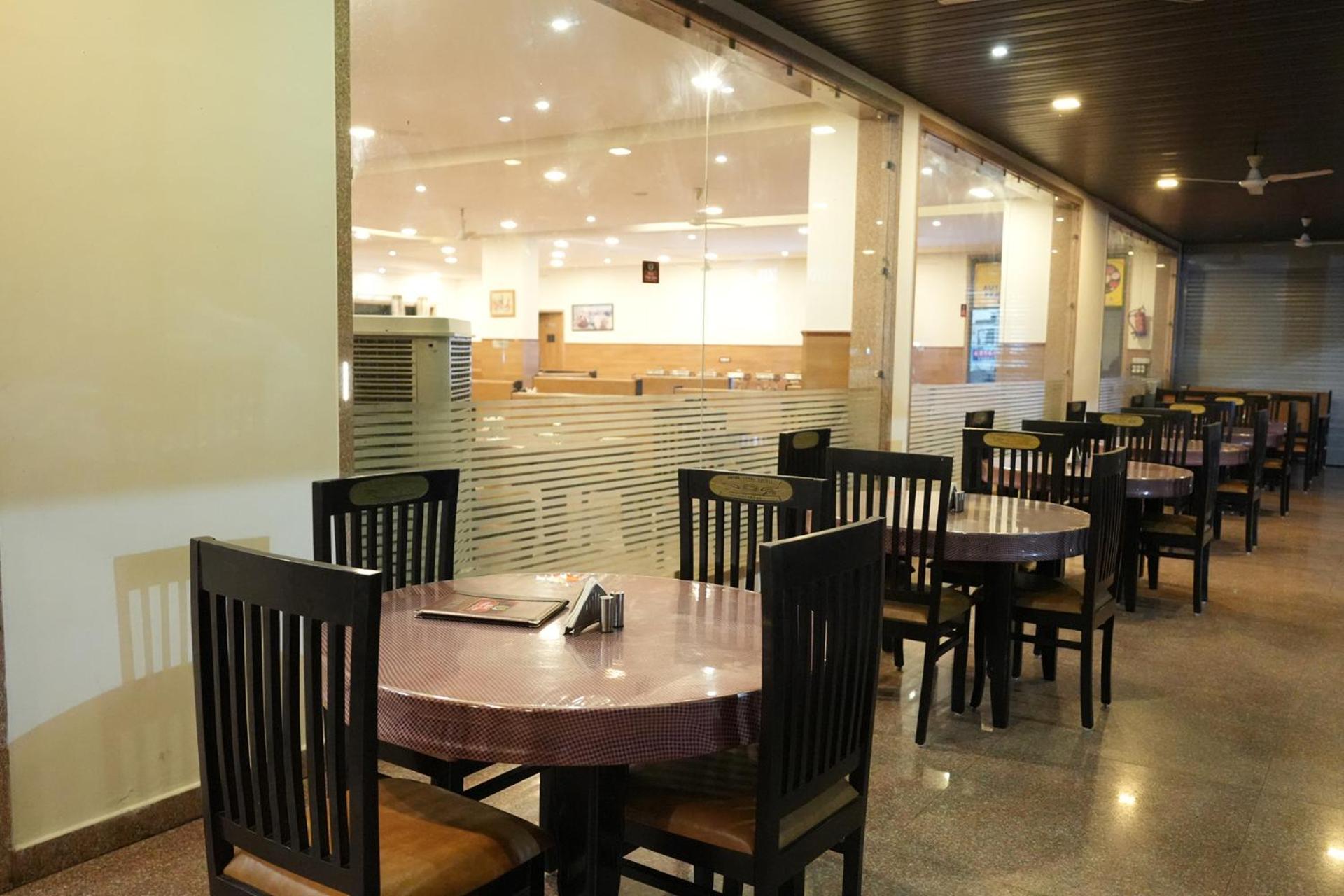 Hotel White Lotus Dungarpur Buitenkant foto