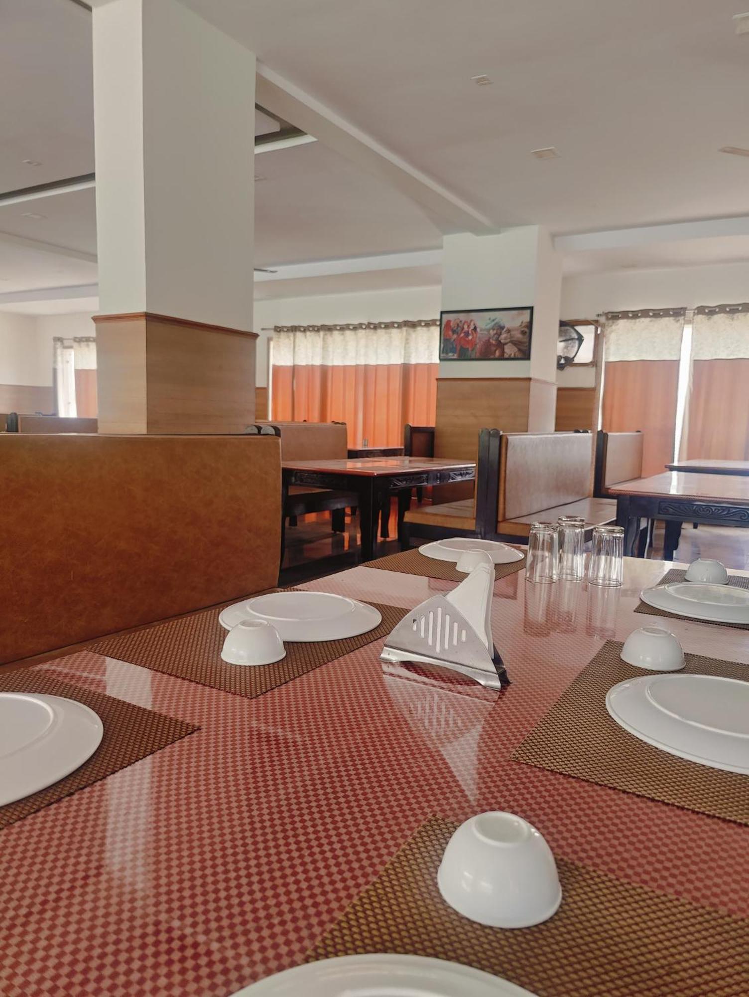 Hotel White Lotus Dungarpur Buitenkant foto